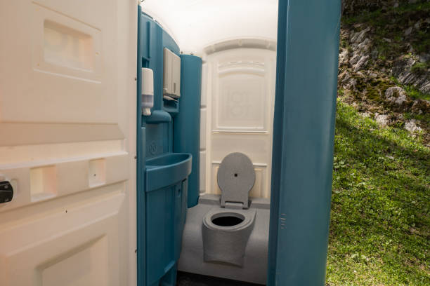 Best Porta potty delivery and setup  in Independence, MN